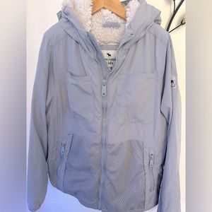 Like new Abercrombie sherpa lined nylon utility jacket